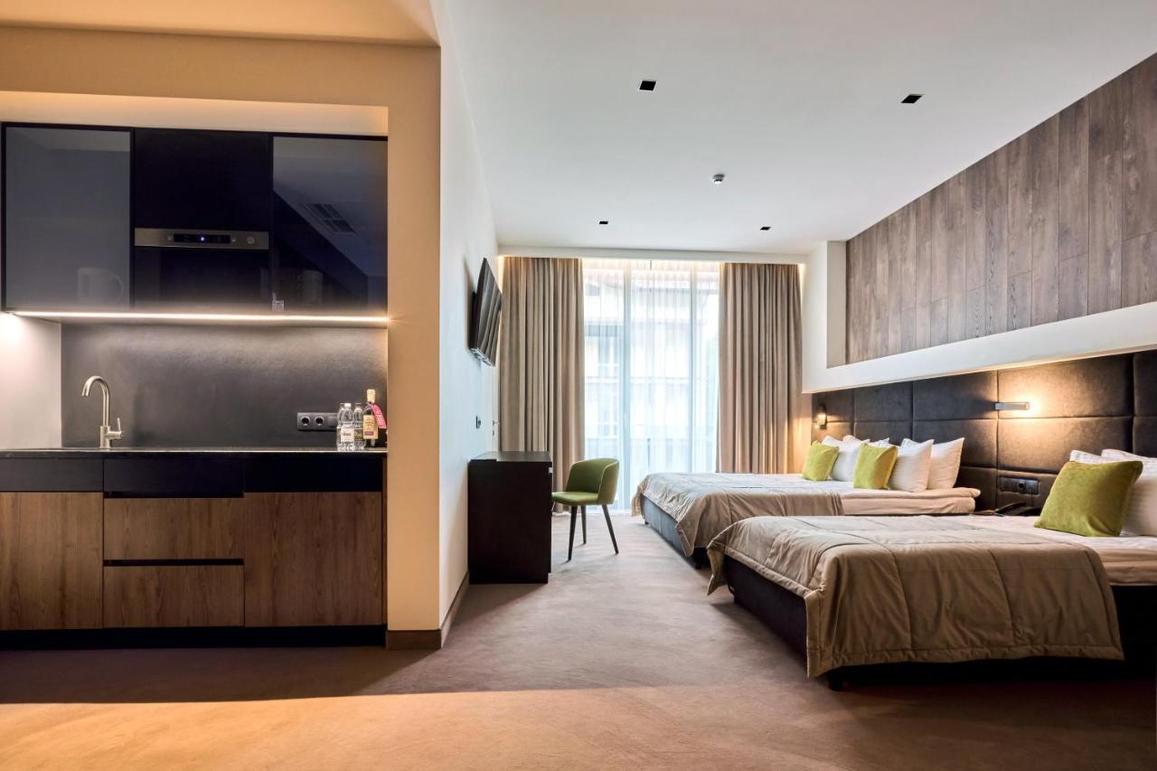 Hotel Twins &