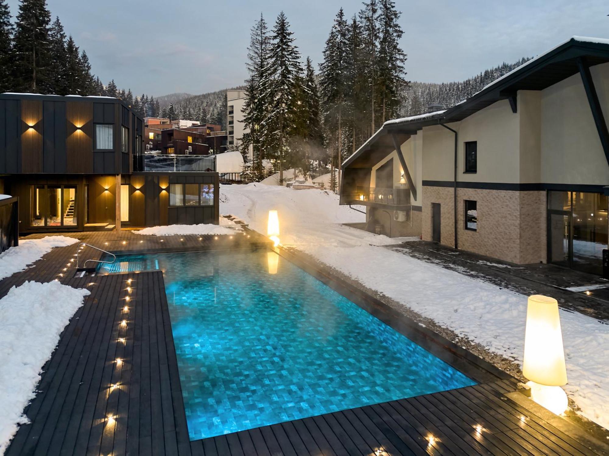 Twins & Hotel Bukovel